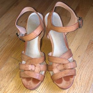 Sam Edelman tan leather wooden platform sandals